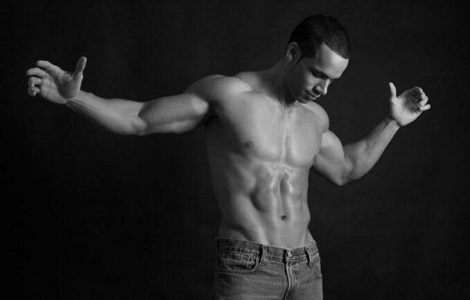 férfi, aki növelni szeretné a pénisz méretét